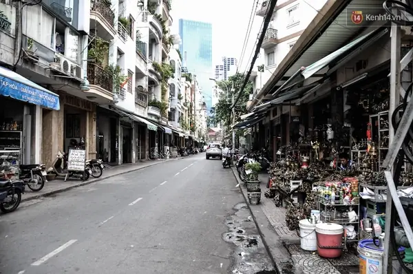 Khám Phá Con Đường Bán Đồ Cổ Ở Tp.hcm: Địa Chỉ, Lịch Sử Và Mẹo Mua Sắm