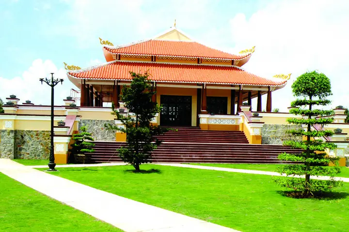 Khám Phá Đền Thờ Bác Hồ Cù Lao Dung: Biểu Tượng Lịch Sử Và Địa Chỉ Đỏ Giáo Dục Truyền Thống Của Người Dân Sóc Trăng