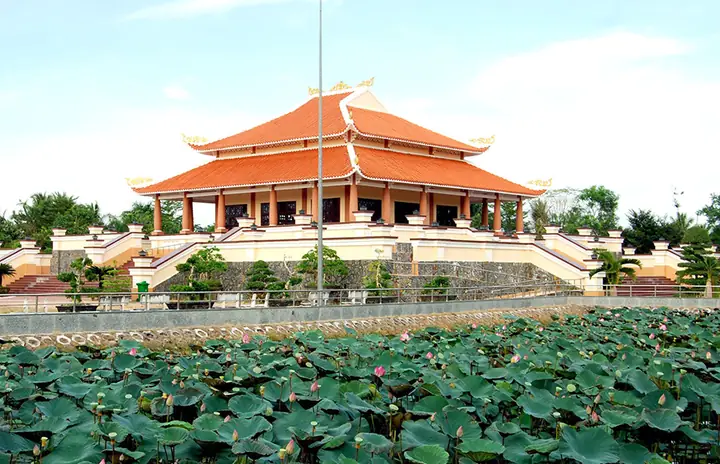 Khám Phá Đền Thờ Bác Hồ Cù Lao Dung: Biểu Tượng Lịch Sử Và Địa Chỉ Đỏ Giáo Dục Truyền Thống Của Người Dân Sóc Trăng