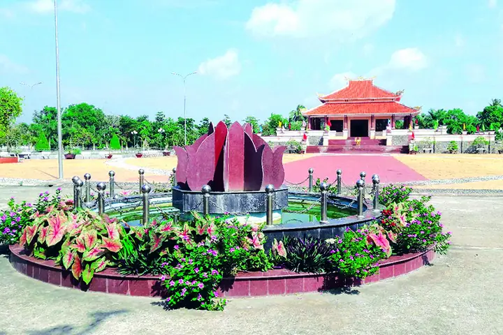 Khám Phá Đền Thờ Bác Hồ Cù Lao Dung: Biểu Tượng Lịch Sử Và Địa Chỉ Đỏ Giáo Dục Truyền Thống Của Người Dân Sóc Trăng