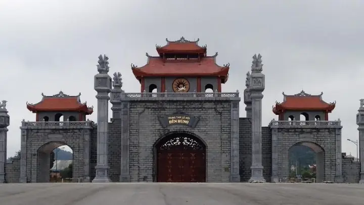 Đi Đền Hùng Có Phải Leo Không? Câu Trả Lời Thực Tế Về Đường Lên Khu Di Tích Đi Đền Hùng Có Phải Leo Không? Câu Trả Lời Thực Tế Về Đường Lên Khu Di Tích