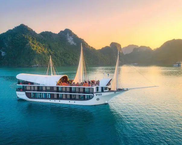 Gợi Ý Các Du Thuyền Ở Hạ Long Tốt Nhất Và Bảng Giá Mới Nhất Cho Người Muốn Nghỉ Dưỡng Trên Vịnh
