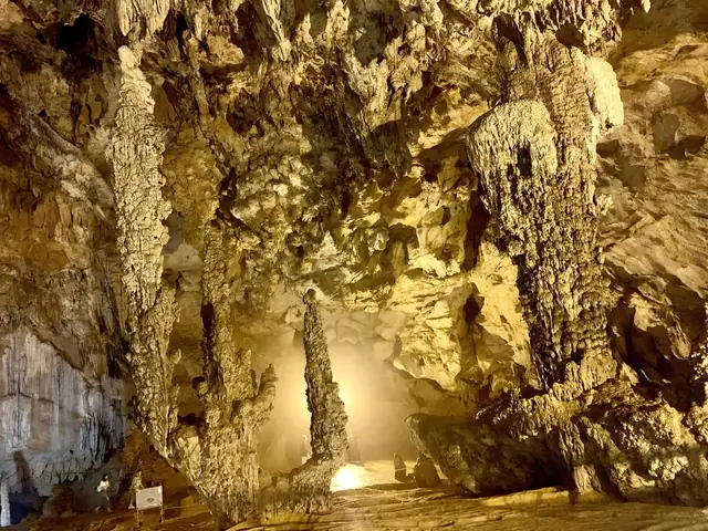 Khám Phá Động Ngườm Ngao Trùng Khánh Cao Bằng: Kiệt Tác Thiên Nhiên Kỳ Thú Cho Du Khách Khám Phá Động Ngườm Ngao Trùng Khánh Cao Bằng: Kiệt Tác Thiên Nhiên Kỳ Thú Cho Du Khách
