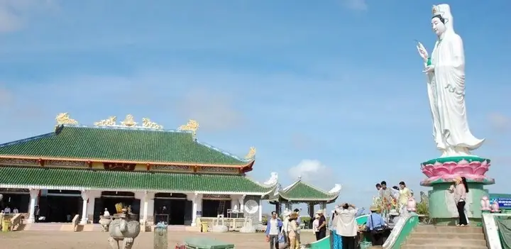 Khám Phá Du Lịch Mẹ Nam Hải Bạc Liêu: Quan Âm Phật Đài Tâm Linh & Sự Tích Linh Thiêng