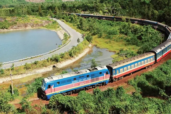 Hướng Dẫn Du Lịch Bắc Nam Bằng Tàu Hỏa: Lịch Trình, Vé, Kinh Nghiệm Và Mẹo Vặt