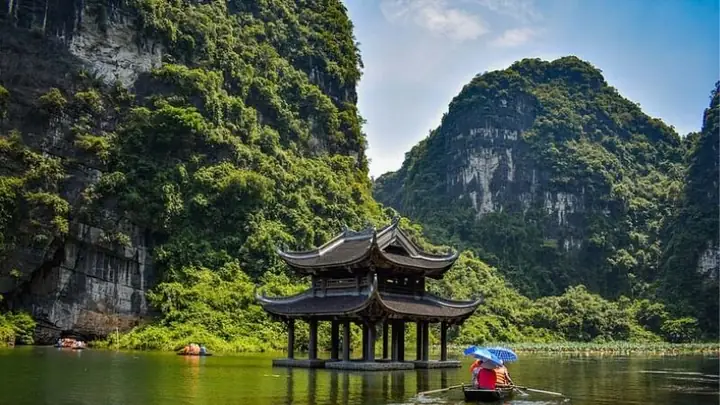 Khám Phá Du Lịch Hoa Lư Ninh Bình: Cẩm Nang Chi Tiết Các Địa Điểm Và Kinh Nghiệm Từ A-z