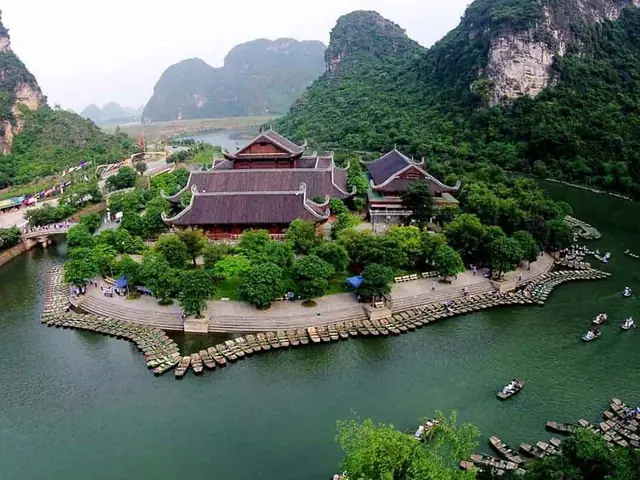 Khám Phá Du Lịch Hoa Lư Ninh Bình: Cẩm Nang Chi Tiết Các Địa Điểm Và Kinh Nghiệm Từ A-z