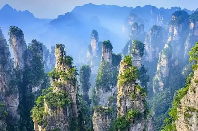 Xác Định Mùa Nào Đẹp Nhất Để Du Lịch Trương Gia Giới: Gợi Ý Thời Điểm Lý Tưởng Cho Du Khách