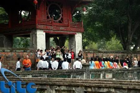 Hướng Dẫn Du Lịch Văn Miếu Quốc Tử Giám Cho Du Khách: Từ Lịch Sử, Kiến Trúc Đến Giá Vé