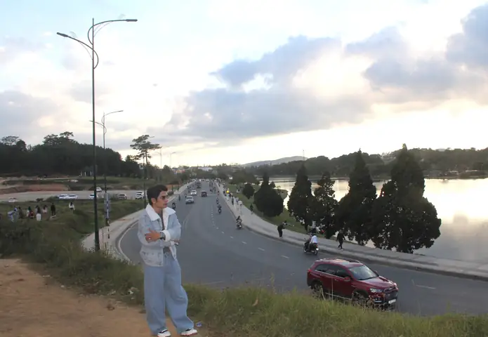Khám Phá Dốc Sương Nguyệt Ánh Đà Lạt: Địa Điểm Check-in Hoài Cổ Và Cách Di Chuyển Cho Du Khách