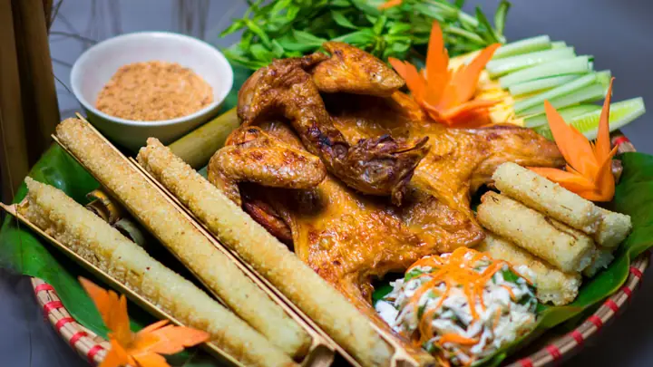 Khám Phá Các Quán Gà Nướng Cơm Lam Buôn Ma Thuột Siêu Ngon Dành Cho Thực Khách Khám Phá Các Quán Gà Nướng Cơm Lam Buôn Ma Thuột Siêu Ngon Dành Cho Thực Khách