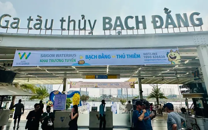 Khám Phá Ga Tàu Thủy Bạch Đằng Quận 1: Địa Chỉ, Check-in Và Bến Thủy Trung Tâm
