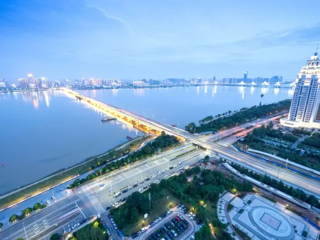 Tổng Quan Giang Tây Trung Quốc Như Thế Nào: Vị Trí, Cảnh Quan Và Kinh Nghiệm Du Lịch Cho Người Muốn Khám Phá