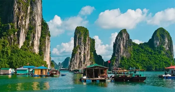 Giới Thiệu Về Quảng Trị Bằng Tiếng Anh: Cách Viết Đoạn Văn Miêu Tả Tỉnh Quảng Trị Cho Học Sinh