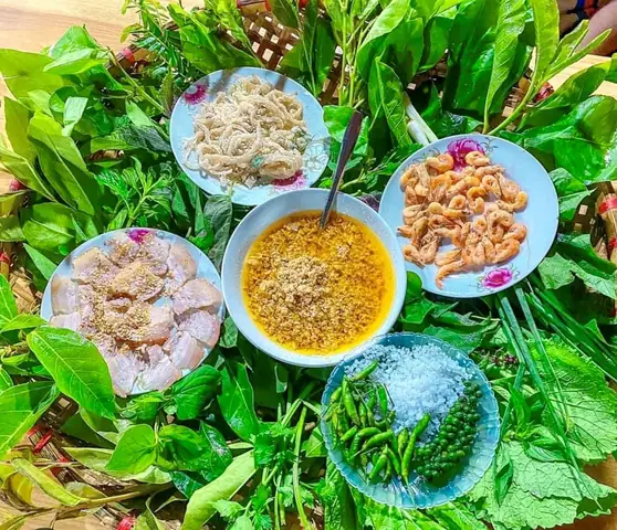 Gợi Ý Ăn Gỏi Lá Kon Tum Ở Đâu Ngon Cho Du Khách Muốn Thưởng Thức Đặc Sản