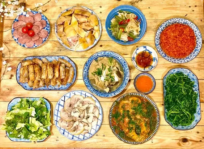 Gợi Ý Mâm Cỗ Ngày Tết: Thực Đơn Chuẩn Vị Cho Gia Đình 3 Miền
