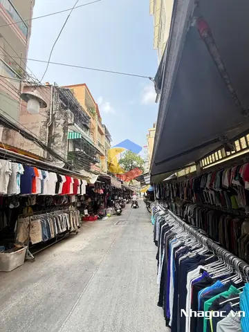 Khám Phá Hẻm 51 Cao Thắng Quận 3 Hồ Chí Minh: Thiên Đường Ẩm Thực Quà Vặt Sài Gòn