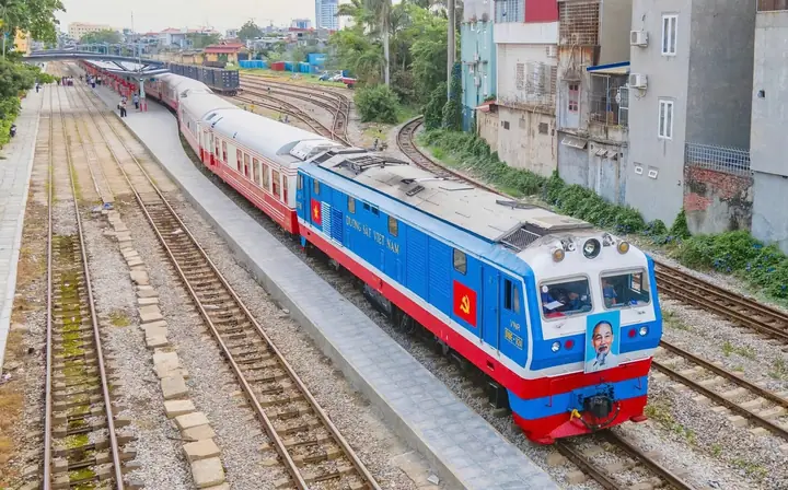 Tổng Hợp Hình Ảnh Đường Sắt Việt Nam: Từ Tuyến Bắc – Nam Đến Đường Tàu Hỏa Xưa Và Nay