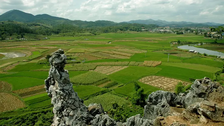 Chiêm Ngưỡng Hình Ảnh Nàng Tô Thị Ở Lạng Sơn: Tượng Đá Bồng Con Trên Núi Vọng Phu Và Quần Thể Tam Thanh