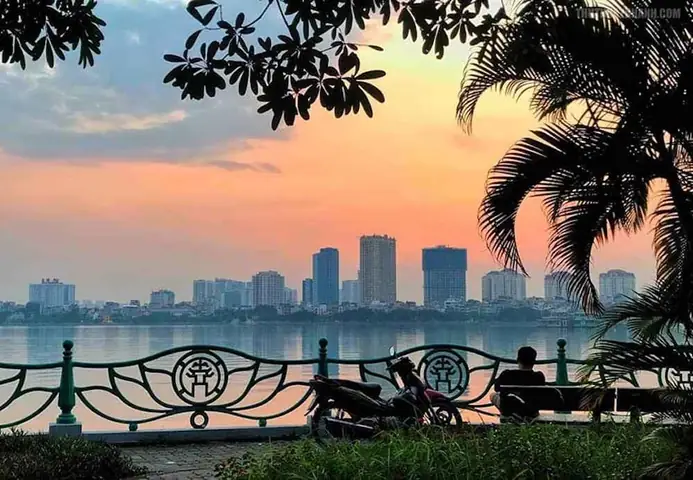 So Sánh Hồ Tây Và Hồ Gươm: Khác Biệt Về Diện Tích, Vị Trí Và Giá Trí Lịch Sử So Sánh Hồ Tây Và Hồ Gươm: Khác Biệt Về Diện Tích, Vị Trí Và Giá Trí Lịch Sử
