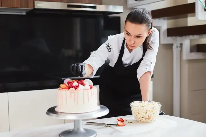 Học Làm Bánh Gato Ở Hà Nội: Top 10 Trung Tâm Uy Tín + Hướng Dẫn Chọn Lớp Học Phù Hợp