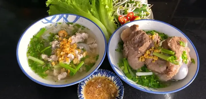 Review Hủ Tiếu Cô Hương Lý Chính Thắng: Quán Hẻm Quận 3 Đông Khách, Giá 50-60k Review Hủ Tiếu Cô Hương Lý Chính Thắng: Quán Hẻm Quận 3 Đông Khách, Giá 50-60k