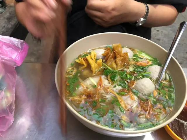 Review Hủ Tiếu Cô Hương Lý Chính Thắng: Quán Hẻm Quận 3 Đông Khách, Giá 50-60k Review Hủ Tiếu Cô Hương Lý Chính Thắng: Quán Hẻm Quận 3 Đông Khách, Giá 50-60k