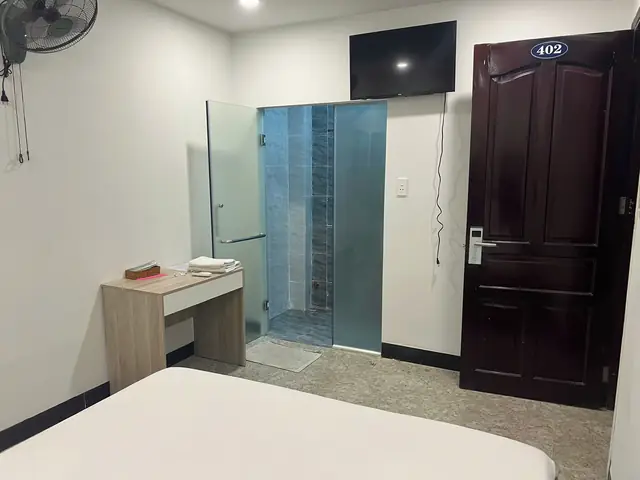 Khám Phá Khách Sạn Ban Mai Quận 10: Đánh Giá, Phòng, Tiện Nghi & Cách Đặt Phòng