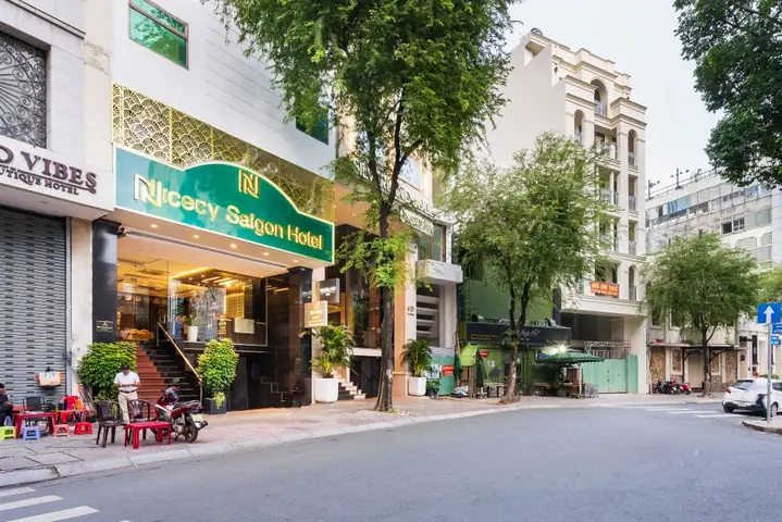 Top Khách Sạn Đường Thi Sách Quận 1: Lựa Chọn Lưu Trú Gần Trung Tâm Cho Du Khách