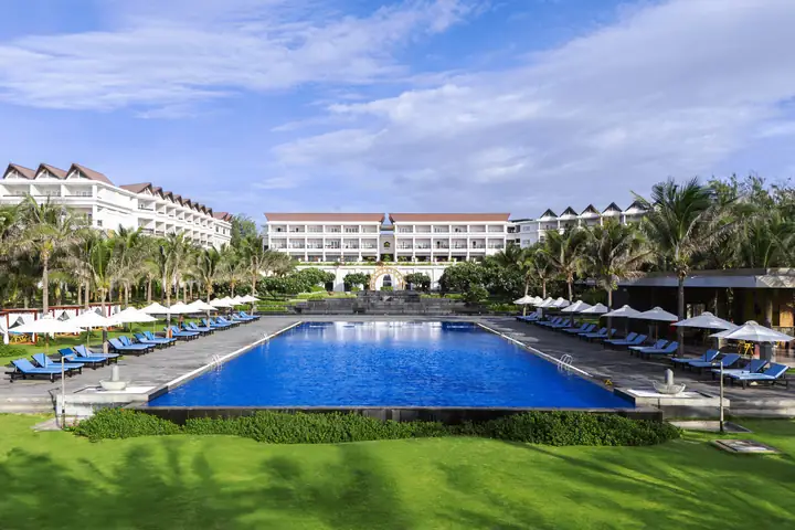 Tổng Hợp Khách Sạn Mũi Né Có Hồ Bơi: Resort Và Villa Tiện Nghi Cho Du Khách