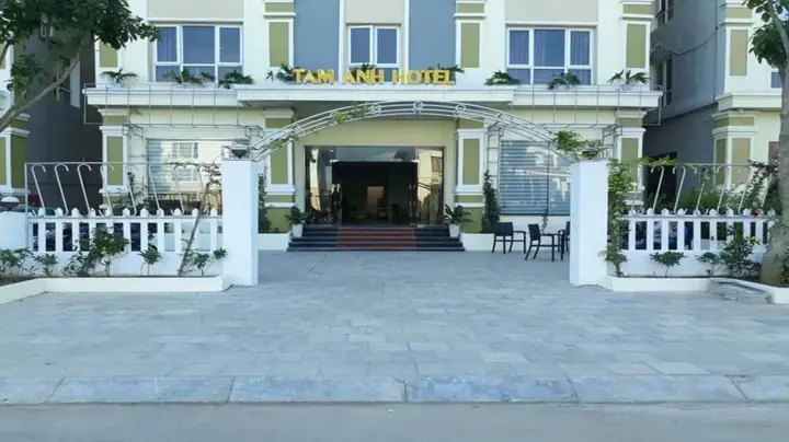 Tổng Quan Khách Sạn Tâm Anh Hải Tiến: Hệ Thống Phòng, Tiện Nghi Và Bể Bơi Cho Gia Đình Đi Biển Tổng Quan Khách Sạn Tâm Anh Hải Tiến: Hệ Thống Phòng, Tiện Nghi Và Bể Bơi Cho Gia Đình Đi Biển