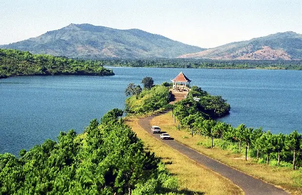 Tìm Hiểu Khoảng Cách Từ Quảng Ngãi Đến Kon Tum: Số Km, Thời Gian Di Chuyển Và Lộ Trình Đường Bộ Tìm Hiểu Khoảng Cách Từ Quảng Ngãi Đến Kon Tum: Số Km, Thời Gian Di Chuyển Và Lộ Trình Đường Bộ