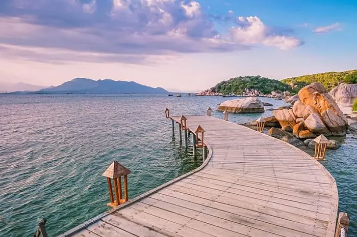 Khám Phá Vịnh Đầm Bấy Nha Trang: Hướng Dẫn Du Lịch, Hoạt Động & Cách Đến
