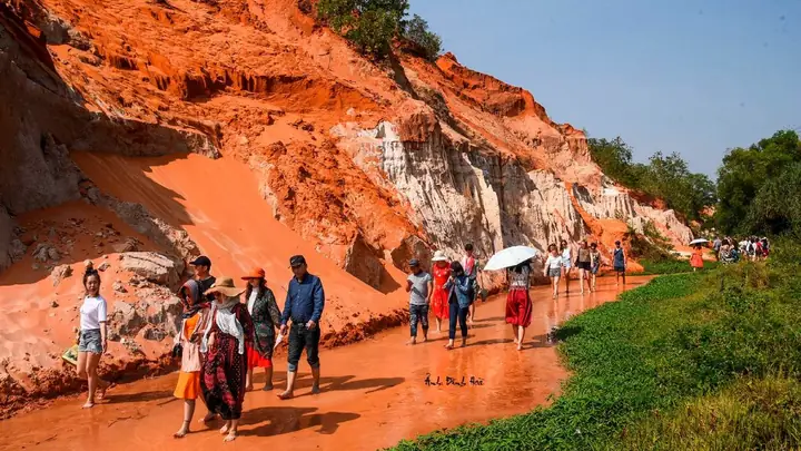 Khám Phá Khu Du Lịch Suối Tiên Mũi Né – Điểm Check-in Suối Cát Đỏ Độc Đáo Cho Du Khách Phan Thiết