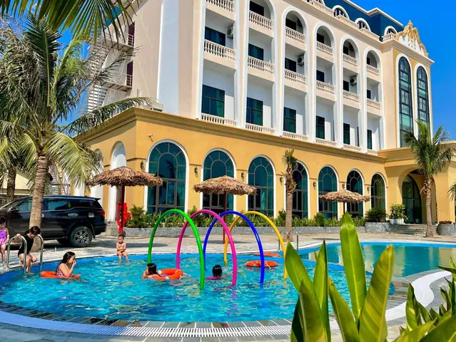 Khám Phá Khu Nghỉ Dưỡng Phú Minh Gia Hà Tĩnh – Điểm Nghỉ Dưỡng Có Nhà Hàng Hải Sản Mái Lá Cho Du Khách