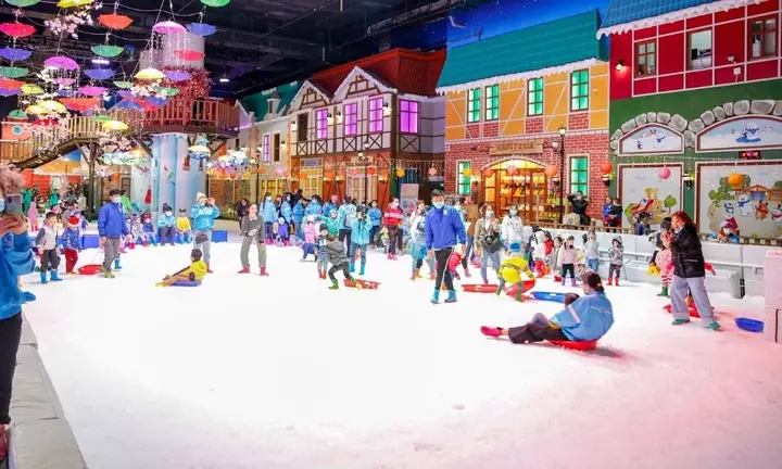 Khám Phá Snow Town – Khu Vui Chơi Trượt Tuyết Quận 2 Cho Gia Đình Trẻ Nhỏ Khám Phá Snow Town – Khu Vui Chơi Trượt Tuyết Quận 2 Cho Gia Đình Trẻ Nhỏ