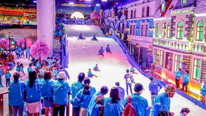 Khám Phá Snow Town – Khu Vui Chơi Trượt Tuyết Quận 2 Cho Gia Đình Trẻ Nhỏ Khám Phá Snow Town – Khu Vui Chơi Trượt Tuyết Quận 2 Cho Gia Đình Trẻ Nhỏ