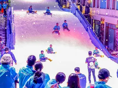Khám Phá Snow Town – Khu Vui Chơi Trượt Tuyết Quận 2 Cho Gia Đình Trẻ Nhỏ
