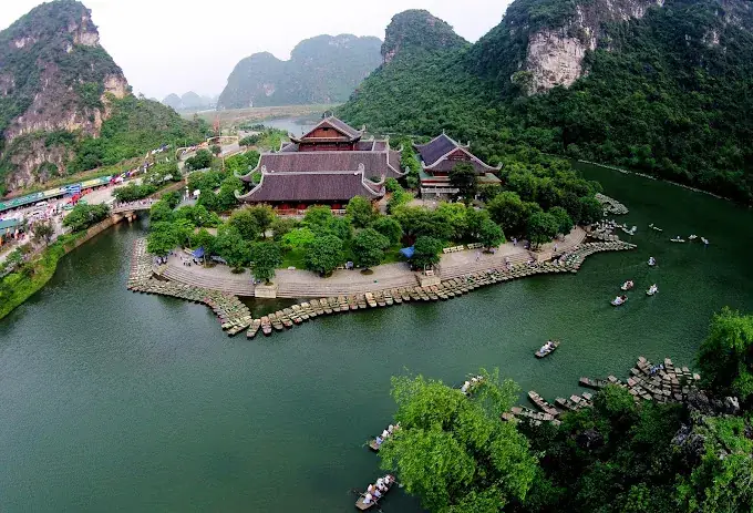 Tìm Hiểu Cố Đô Hoa Lư Ninh Bình: Lịch Sử Vàng Son Và Kinh Nghiệm Tham Quan Cho Du Khách