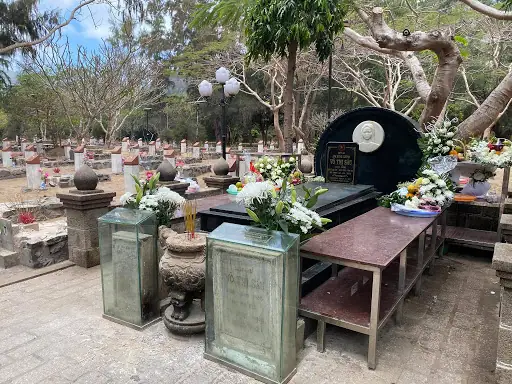 Kinh Nghiệm Đi Viếng Mộ Cô Sáu Côn Đảo: Hướng Dẫn Chi Tiết Cho Du Khách