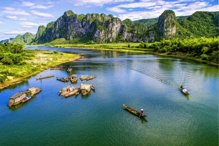 Hướng Dẫn Du Lịch Quảng Bình Từ Hà Nội: Cách Đi, Lịch Trình & Chi Phí Tiết Kiệm Hướng Dẫn Du Lịch Quảng Bình Từ Hà Nội: Cách Đi, Lịch Trình & Chi Phí Tiết Kiệm