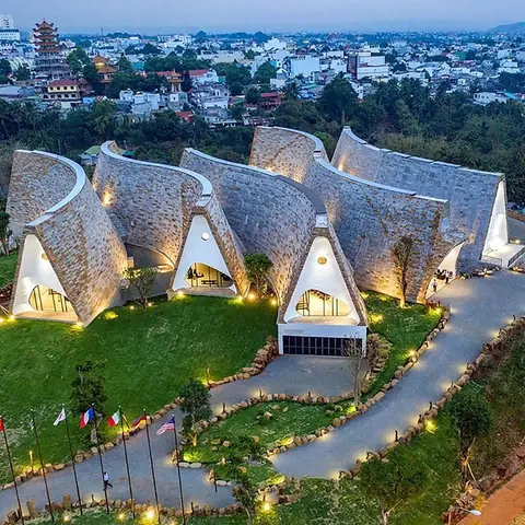 Khám Phá Làng Cà Phê Trung Nguyên Buôn Ma Thuột Từ A Đến Z: Hướng Dẫn Địa Chỉ, Di Chuyển Và Trải Nghiệm Cho Du Khách