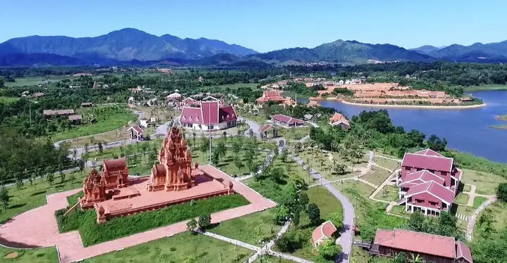 Kinh Nghiệm Tham Quan Làng Văn Hóa Các Dân Tộc Việt Nam Đồng Mô: Cẩm Nang Cho Du Khách Khám Phá Ngôi Nhà Chung 54 Dân Tộc