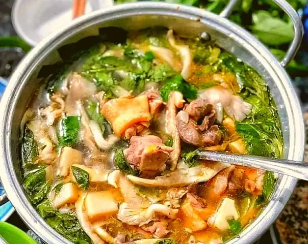 Thưởng Thức Lẩu Gà Lá É Tao Ngộ 63 Phù Đổng Thiên Vương: Địa Chỉ Và Hương Vị Đà Lạt