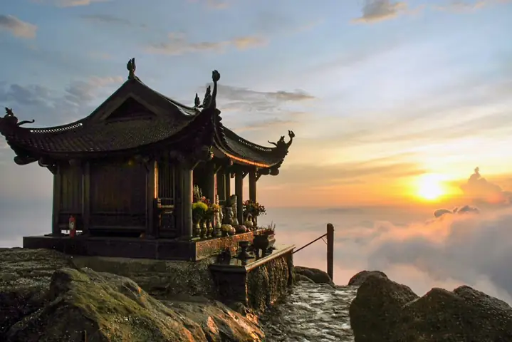 Tìm Hiểu Lễ Hội Yên Tử Quảng Ninh: Thời Gian, Ý Nghĩa Và Kinh Nghiệm Hành Hương Chi Tiết