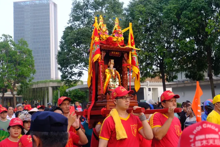 Lễ Rước Kiệu Bà Bình Dương: Thời Gian, Lộ Trình Và Cách Tham Gia Lễ Hội Chùa Bà Thiên Hậu