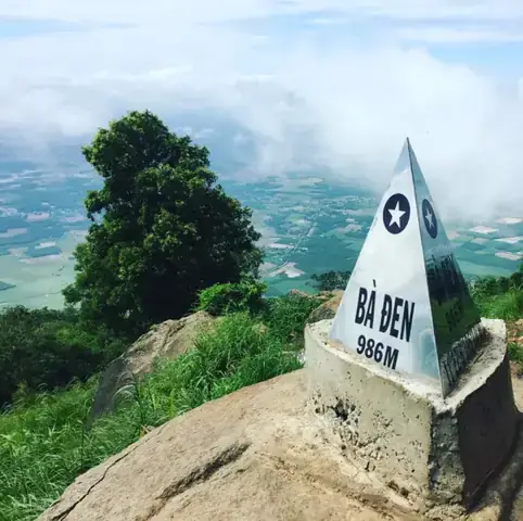 Hướng Dẫn Leo Núi Bà Đen Bằng Đường Chùa: Lộ Trình, Tình Trạng Đường Và Kinh Nghiệm Cho Người Mới