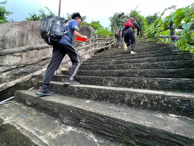 Hướng Dẫn Leo Núi Bà Đen Bằng Đường Chùa: Lộ Trình, Tình Trạng Đường Và Kinh Nghiệm Cho Người Mới Hướng Dẫn Leo Núi Bà Đen Bằng Đường Chùa: Lộ Trình, Tình Trạng Đường Và Kinh Nghiệm Cho Người Mới