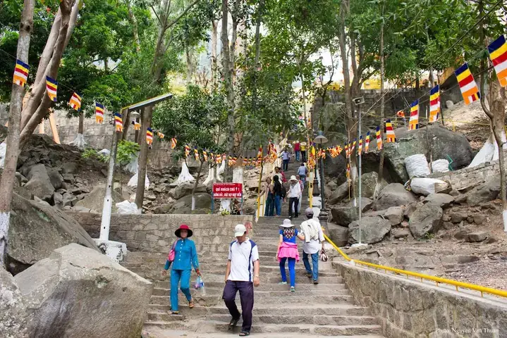 Hướng Dẫn Leo Núi Bà Đen Bằng Đường Chùa: Lộ Trình, Tình Trạng Đường Và Kinh Nghiệm Cho Người Mới Hướng Dẫn Leo Núi Bà Đen Bằng Đường Chùa: Lộ Trình, Tình Trạng Đường Và Kinh Nghiệm Cho Người Mới