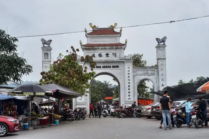 Đền Ông Hoàng Mười: Lịch Sử Hình Thành, Truyền Thuyết Và Giá Trị Văn Hoá